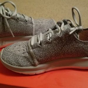 Under armour slingride